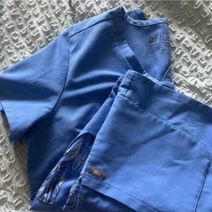 Limited Edition Figs L Ceil Blue Top